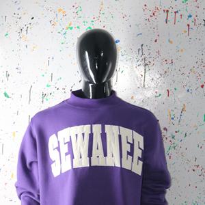 Sudadera SEWANEE PURPLE con cuello alto, 100% BLANCA, con apliques bordados, cuello ancho, hilos finos. - Product Image 5