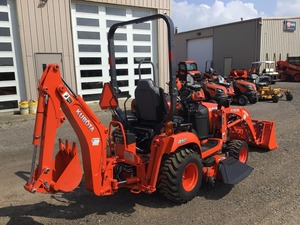 Mini-chargeur compact Kubota BX23S LA340 4WD avec godet frontal pour ferme et jardin - Product Image 4