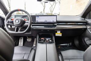 BMW M5 Touring 2026, Híbrido Enchufable de 717 hp, V8, Tracción en las Cuatro Ruedas, Paquete Ejecutivo, Volante a la Izquierda, Automático, Usado, Euro VI, 5 Plazas, EE. UU. - Product Image 6