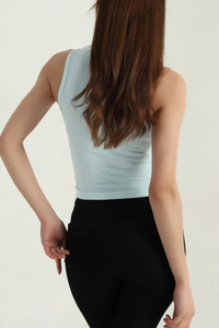 เสื้อโยคะผู้หญิงสไตล์ใหม่ ผ้าสแปนเด็กซ์ ยืดหยุ่นได้ดี เหมาะสำหรับออกกำลังกาย ใส่สบายในช่วงฤดูร้อน คุณภาพสูง ทรงเข้ารูป ผลิตจากโพลีเอสเตอร์ 100% เหมาะสำหรับเล่นกีฬาและใส่ไปชายหาด ดีไซน์โบว์ - Product Image 3