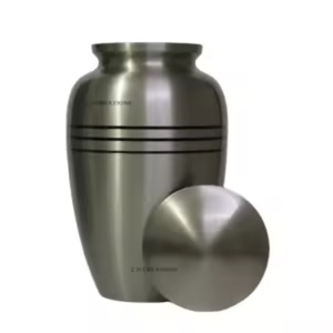 Urna Funeraria de Latón Macizo Hecha a Mano para Cenizas Humanas, Acabado Marrón Antiguo Elegante con Detalles Dorados - Product Image 5