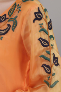 Ensemble 2 pièces pour femme Royal Party Wear, Kurta et pantalon ombré couleur orange avec broderie fil ancre, pour les amateurs de mode élégante - Product Image 5