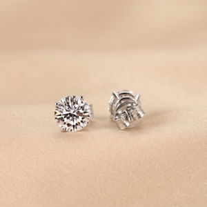 Boucles d'oreilles solitaires en diamant de culture, or 18 carats |   Boucles d'oreilles en diamant créé en laboratoire taille émeraude, clarté VVS, 6,5 mm |   Bijoux fins - Product Image 6