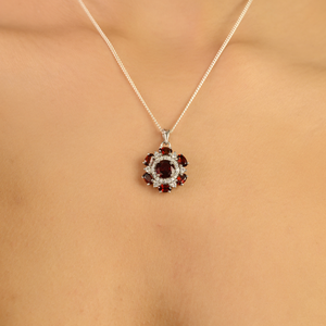 Pendentif Fleur en Grenat Plaqué Rhodium en Argent Sterling 925, Style Minimaliste Halo, Bijou Tendance pour Femme, Cadeau, Vente en Gros - Product Image 2