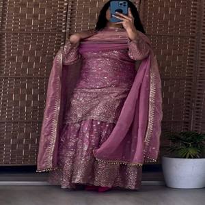 Conjunto de Kurta Sharara de Seda para Mujer VASTRA COTTAGE con Dupatta, Bordado de Lentejuelas, Traje Étnico para Fiesta - Product Image 4