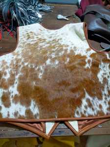 Chaleco de Cuero Genuino con Pelo de Vaca para Hombre, Cuello en V, Cierre de Botones, Prenda Exterior Casual de Otoño, Estampado Animal - Product Image 2