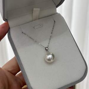 Collier avec pendentif en perle d'eau douce naturelle Edison de 9 à 12 mm, forme de grain de melon, lumière extrêmement intense, argent S925, simple, boucle pour femme - Product Image 4