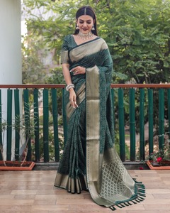 Nuevo Diseño de Deslumbrantes Saris de Seda Bandhej Patola con Bordes Kanchi y Bordes de Tejido Zari en Contraste, Muy Hermosos - Product Image 6