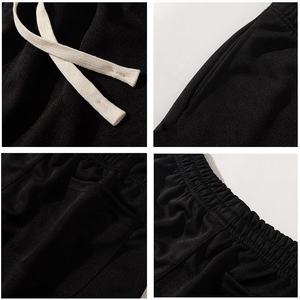 Shorts de sport gothiques personnalisés avec logo pour hommes, en tissu Oxford, taille haute élastique, couleur unie, avec poche, séchage rapide et respirant - Product Image 6