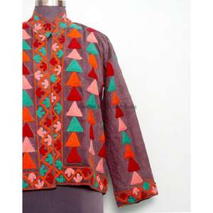 Chaqueta Corta de Invierno/Otoño con Bordado Elegante y Patrones Tradicionales, Ropa Exterior de Moda al por Mayor - Product Image 2