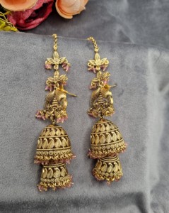 Boucles d'oreilles Jhumka en cristal perlé à double dôme avec chaînes de cheveux intégrées, idéales pour les mariages et les occasions festives – Vente en gros - Product Image 2