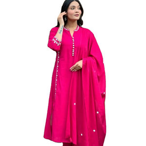 Conjunto de Kurtis/Kurta Étnicos Indios con Bordado Intenso en Color Rani, Estilo Cuello Redondo y Corte Recto, Diseño Especial para Recepciones - Product Image 1