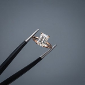 Bague de fiançailles en diamant de laboratoire taille émeraude certifié IGI 2 carats pour femme, or massif 14 carats, sertissage solitaire à griffes, cadeau de mariage - Product Image 1