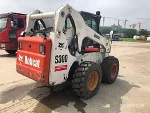 Mesin Konstruksi Mini kualitas tinggi yang digunakan <span class=keywords><strong>Bobcat</strong></span> <span class=keywords><strong>Skid</strong></span> Steer Loader S300 dalam stok untuk dijual <span class=keywords><strong>Bobcat</strong></span> Loader dengan harga rendah