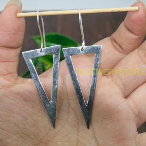 Pendientes Colgantes Geométricos Triangulares de Moda, Minimalistas y Huecos, para Mujer, Joyería Ligera y Moderna, Regalo Ideal - Product Image 5