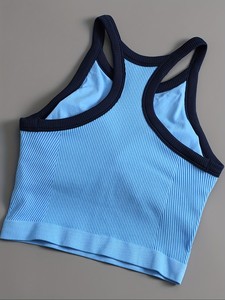 Top Deportivo de Yoga para Mujer con Bloques de Color - Camisola Roja y Gris en Contraste, Realza el Contorno del Pecho, Top Acanalado Sin Aros de Corte Ajustado - Product Image 3