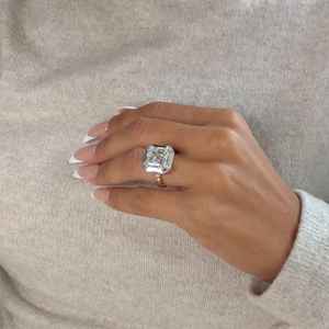 แหวนเพชรโมอิสซาไนต์ทรงแอสเชอร์ 10 กะรัต ดีไซน์เฉพาะตัว ตัวเรือนเงินแท้ 925 ของขวัญแทนใจสำหรับเครื่องประดับสุดพิเศษสำหรับทุกเพศ - Product Image 4