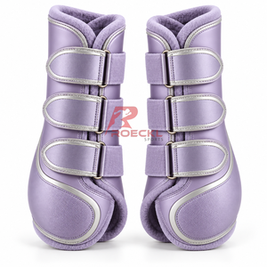 Bottes de brossage pour chevaux conçues avec des matériaux légers, une doublure douce et des fermetures réglables pour l'exercice quotidien et l'utilisation en écurie. - Product Image 1