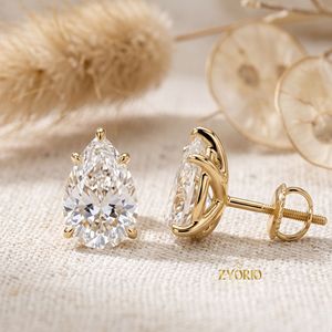 Boucles d'oreilles clous personnalisées en argent sterling 925 plaqué rhodium avec diamants de laboratoire 1ct 2ct D VS1 taille poire IGI HPHT CVD unisexe - Product Image 4