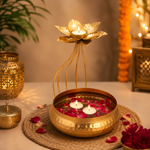 Cuenco Urli de Loto Dorado Hecho a Mano con Portavelas, Cuenco Decorativo de Metal con Flores Flotantes, Decoración Festiva para el Hogar para Diwali - Product Image 1