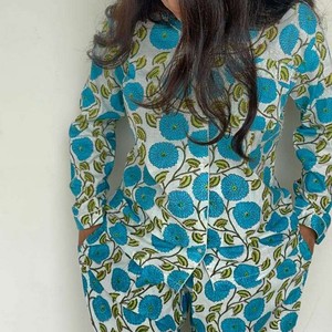 Conjunto de Pijama de Dos Piezas para Mujer, de Algodón, Manga Larga, Estampado Floral, Cuello Camisero, Ropa de Dormir Informal de Verano, con Botones - Product Image 1
