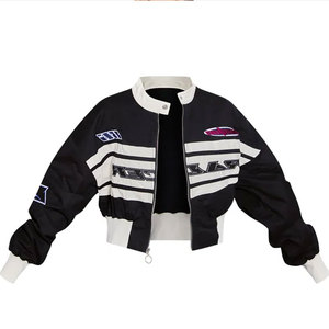 เสื้อแจ็คเก็ตบอมเบอร์สไตล์สตรีทแวร์แบบยูนิเซ็กซ์ สีดำขาวลายทาง ปักลายปะติด ดีไซน์ปกคอพับ ปิดด้วยซิป ทรงหลวม ความยาวสั้น - Product Image 6