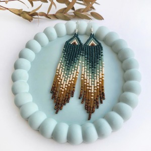 Boucles d'oreilles pendantes exclusives faites à la main avec breloques perlées, bijoux classiques en turquoise pour femmes au meilleur prix, boucles d'oreilles à perles pour femmes - Product Image 3