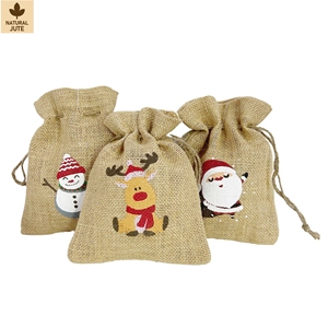 Pochette cadeau en jute naturelle avec cordon de serrage 13x18 cm, impression de logo personnalisé, petit sac d'emballage, vente en gros, marque privée, fourniture OEM - Product Image 1