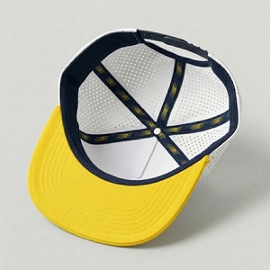 Casquette de golf premium 5 panneaux à visière plate, fermeture snapback, perforations découpées au laser, logo brodé personnalisé, vente en gros, usine OEM ODM - Product Image 5