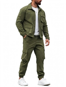 Ensemble de survêtement pour homme ONETEN vert olive, pantalon de jogging à poches cargo et cordon de serrage, veste boutonnée, tenue 2 pièces - Product Image 1