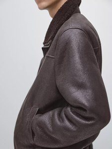Chaqueta de Cuero Genuino para Hombre, Estilo Motero, Cuello Alto, Cierre de Cremallera, Impermeable, Resistente al Viento, Forro de Piel Sintética, Logotipo Delantero y Trasero, Corte Regular, Invierno - Product Image 6