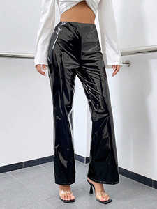 Pantalon en cuir verni noir taille haute pour femme, coupe slim évasée, brillant et très lustré, avec fermeture éclair - Product Image 6