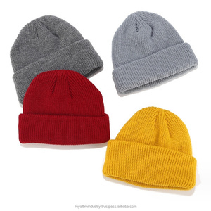 OEM vente en gros à bas prix bonnet tricoté pour l'hiver unisexe couleur unie étiquette personnalisée nouveau bonnet chaud avec casquette tête de mort - Product Image 5