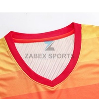 Ensemble d'uniformes de basket-ball classiques personnalisés avec option grande taille, maillot et short antibactériens et à séchage rapide