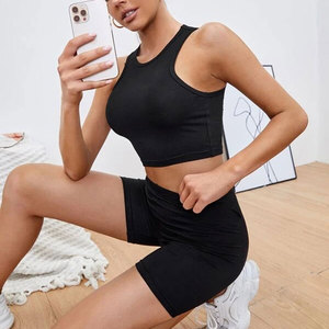 Ensemble de yoga 2 pièces tendance pour femme : Soutien-gorge de sport et short de course sans coutures – Tenue de fitness pour l'entraînement - Product Image 2