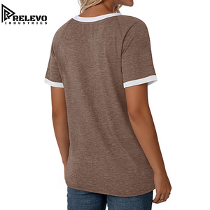 เสื้อยืดแขนสั้นผู้หญิงคุณภาพสูง ทรงหลวม คอวีตัดสี เสื้อลำลองน้ำหนักเบา เสื้อพูลโอเวอร์สำหรับฤดูร้อน รับผลิตแบบ OEM - Product Image 3