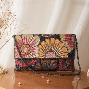 Nuevo lanzamiento: Bolsos de mano con cuentas para mujer, bolsos hechos a mano a precios de exportación, bolsos de hombro. - Product Image 5