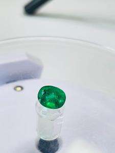 Émeraude naturelle zambienne ovale 2,45 carats, couleur verte premium, lustre excellent, qualité supérieure, pierre précieuse naturelle pour collectionneur - Product Image 3