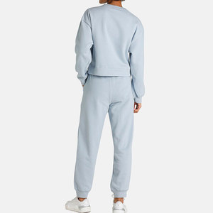 Ensemble de survêtement en molleton doux de qualité supérieure pour femmes, vêtements essentiels pour l'hiver, fabriqué au Pakistan, en vente - Product Image 4