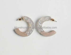 Fabulosos Pendientes de Aro Clásicos Redondos de Resina Transparente con Diamantes para Mujeres, Fiestas de Aniversario, Bodas y Compromisos en India - Product Image 1