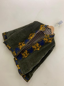 Chaqueta de Terciopelo Bordada con Cuello Mandarín, Manga Larga, Patrón Floral, Bordado a Mano, Logotipo en la Espalda, Ropa de Otoño para Adultos - Product Image 2