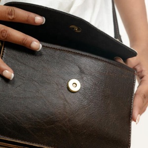 กระเป๋าถือหนังวัวขนสัตว์มีสไตล์สำหรับผู้หญิงกระเป๋าสะพายข้างกระเป๋าตกแต่งด้วยดอกไม้แท้กระเป๋าช้อปปิ้งสุดหรู - Product Image 5