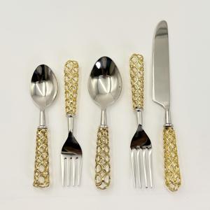 Cubiertos Ecológicos de Acero Inoxidable de Excelente Calidad, Cuchara, Tenedor y Cuchillo con Mango de Alambre Metálico Dorado, Aptos para Lavavajillas, Duraderos - Product Image 6