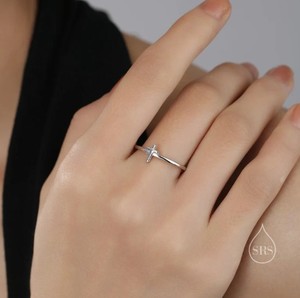 Bague croix extra fine en argent sterling, bague croix chrétienne, bague Jésus - Product Image 4