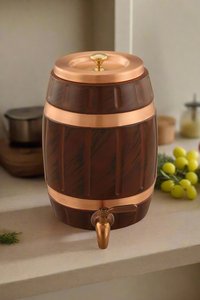 Distributeur d'eau en cuivre artisanal Unicorn Handicrafts, fait main, moderne, écologique, conteneur de boissons de luxe pour cuisine et restaurant - Product Image 1