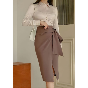 Haut court à manches longues et épaules dénudées avec corsage croisé, et jupe longue taille haute coupe colonne. - Product Image 2