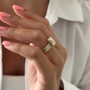 Bague en diamant de laboratoire 3 carats taille Radiant E VVS2 sertie en or 14K ou 18K, monture closée à griffes, ensemble de mariage - Product Image 4