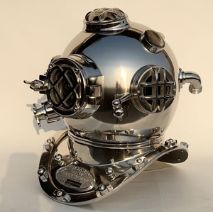 Réplique de casque de plongée Mark V en métal brillant, objet de décoration nautique, de collection vintage pour la mer et l'océan - Product Image 2