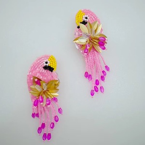 Pendientes de mujer hechos a mano con cuentas, diseño de paloma y fresa en color canela, a la moda para bodas y celebraciones, clásicos. - Product Image 1