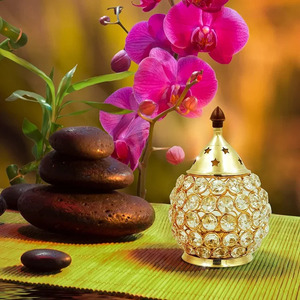 Lampe décorative de table en laiton poli et verre doré, style religieux, pour Diwali et la décoration intérieure - Product Image 5